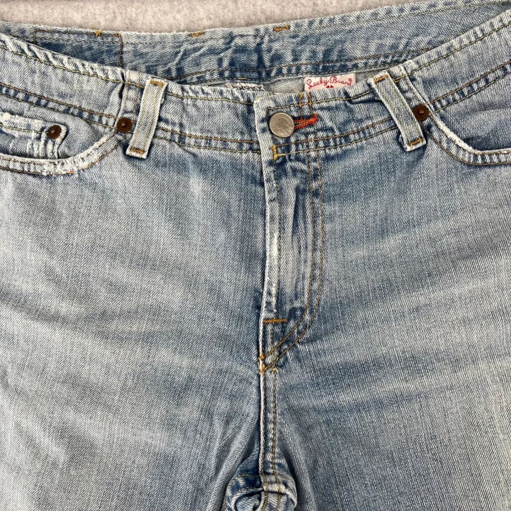 Lucky Brand Dungarees Wonder Block Jeans Size 10 30 Light Wash Distressed USA